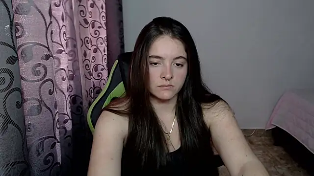 Snapshot of jennfoxx1 chatting on October 20, 7:36 pm jennfoxx1 online show from October 20, 7:36 pm