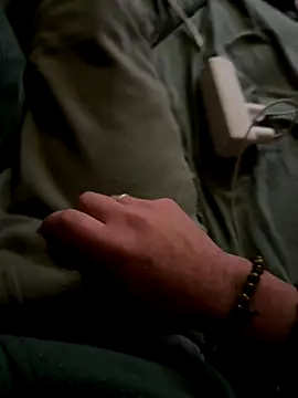 Snapshot of AreiasTuga chatting on November 17, 10:58 pm AreiasTuga online show from November 17, 10:58 pm