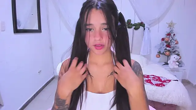 keiilaa online show from December 4, 8:19 pm