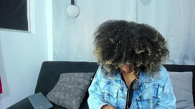 Snapshot of stacie__rouse chatting on March 13, 9:37 pm stacie rouse online show from March 13, 9:37 pm