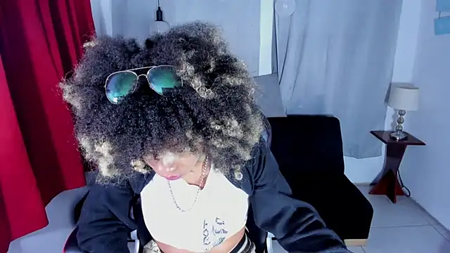 Snapshot of stacie__rouse chatting on February 18, 9:54 am stacie rouse online show from February 18, 9:54 am