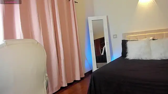 megan connor  online show from March 28, 2:56 am