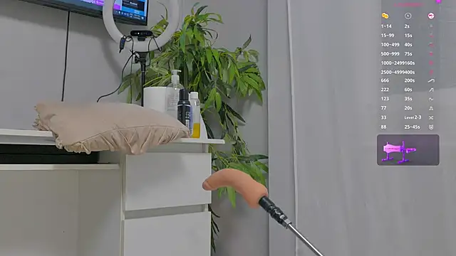 luckyalice  online show from November 15, 8:02 pm