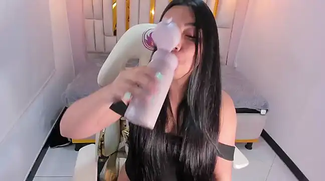 Snapshot of Karla_hernandez_ chatting on March 10, 2:05 pm Karla hernandez online show from March 10, 2:05 pm