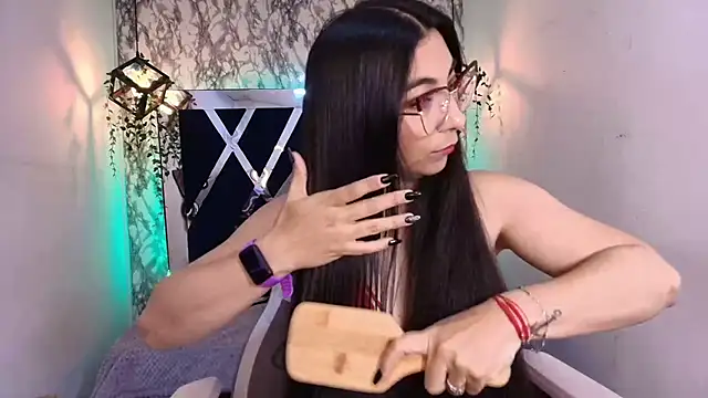 Snapshot of Karla_hernandez_ chatting on October 28, 11:31 am Karla hernandez online show from October 28, 11:31 am