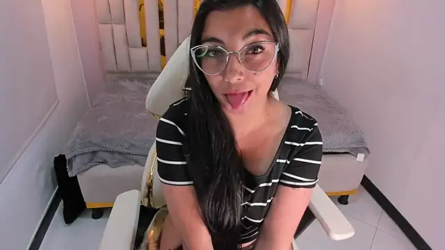 Snapshot of Karla_hernandez_ chatting on March 12, 2:12 pm Karla hernandez online show from March 12, 2:12 pm