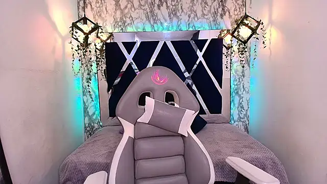 Snapshot of Karla_hernandez_ chatting on October 1, 12:09 pm Karla hernandez online show from October 1, 12:09 pm