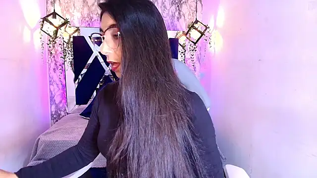 Snapshot of Karla_hernandez_ chatting on October 18, 11:34 am Karla hernandez online show from October 18, 11:34 am