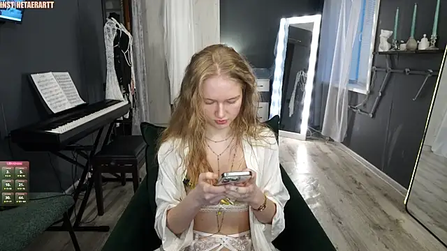 Alexandra Demore online show from May 30, 7:41 pm