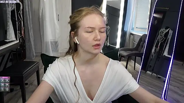 Alexandra Demore online show from June 15, 7:46 pm