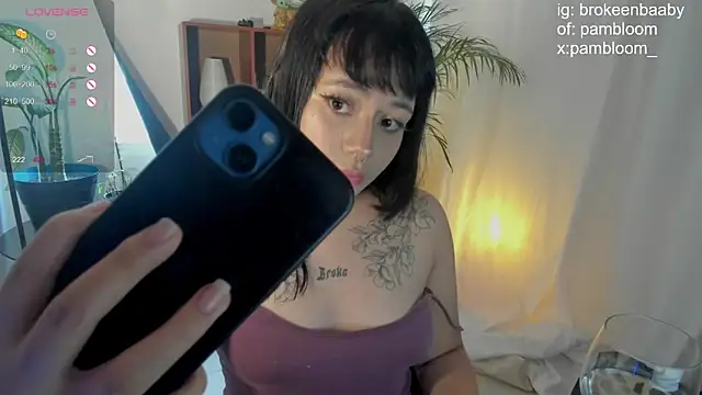 droolingdollfacee online show from February 12, 7:02 pm