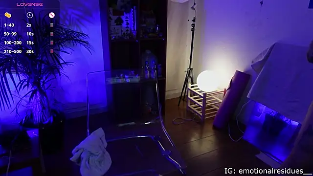 droolingdollfacee online show from December 21, 10:21 pm