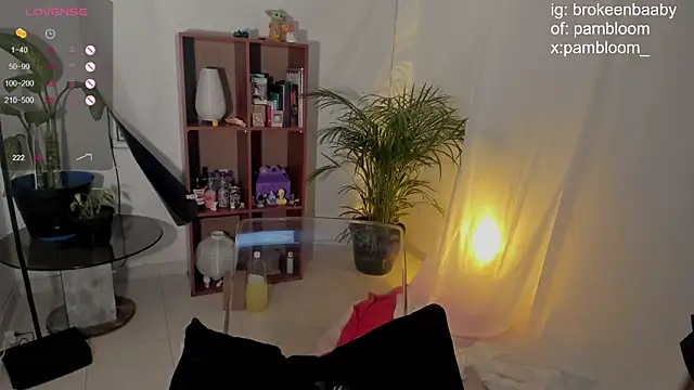 droolingdollfacee online show from February 12, 12:37 am