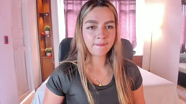 Snapshot of ambarcarterr chatting on March 20, 2:21 pm ambarcarterr online show from March 20, 2:21 pm