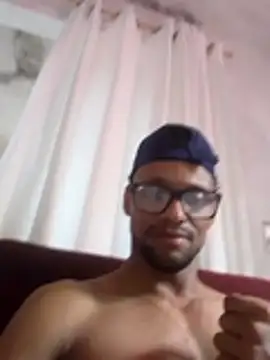Snapshot of Gomesggc chatting on June 24, 6:50 pm Gomesggc online show from June 24, 6:50 pm