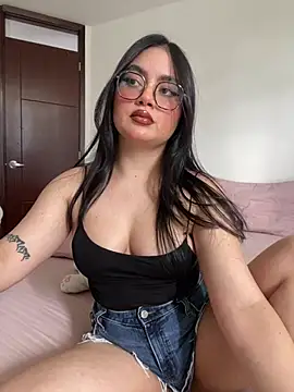montmariana online show from June 25, 5:07 pm