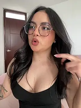 montmariana online show from June 17, 9:47 pm