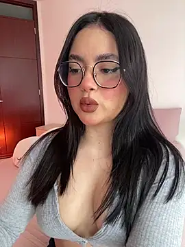 montmariana online show from February 13, 3:23 pm