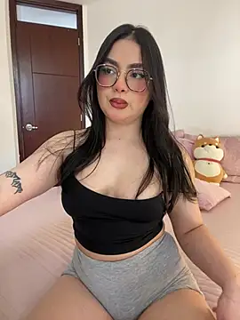 montmariana online show from May 6, 5:28 pm