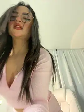 Snapshot of montmariana chatting on March 13, 2:27 am montmariana online show from March 13, 2:27 am