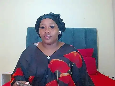 curvycloe1 online show from June 2, 7:19 am