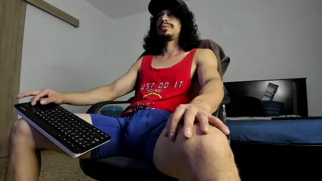 TristanWoods online show from April 4, 8:32 am