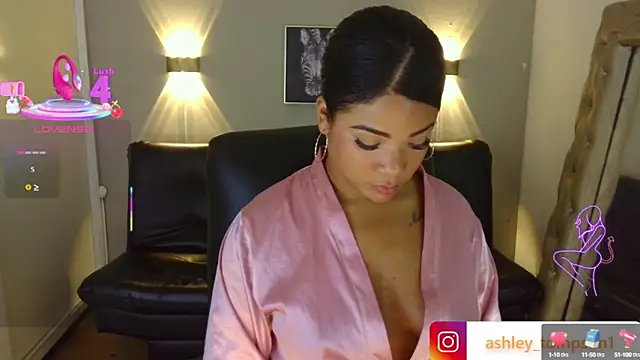 ashley Tompson1 online show from March 21, 6:51 pm