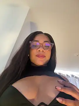 ashley Tompson1 online show from April 30, 2:02 pm