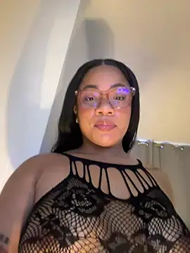 ashley Tompson1 online show from March 14, 11:05 am