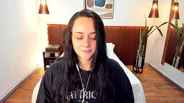 KatherineBond online show from February 3, 7:52 pm