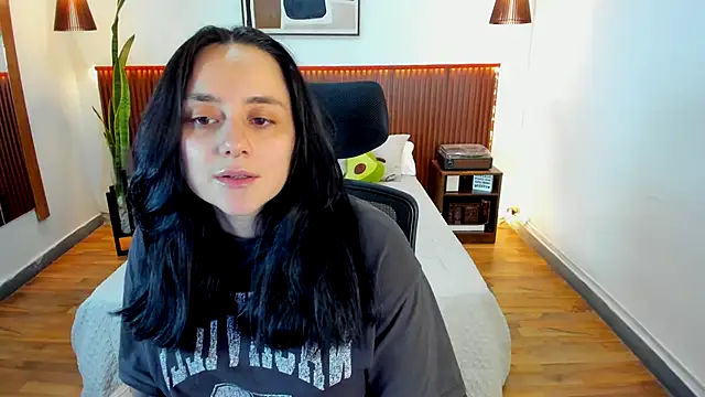 Snapshot of KatherineBond chatting on October 15, 7:44 pm KatherineBond online show from October 15, 7:44 pm