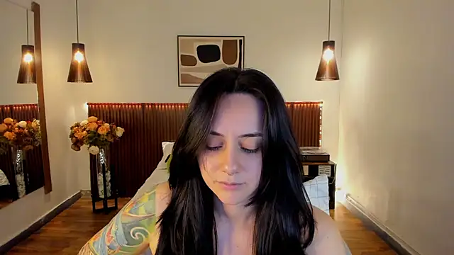 Snapshot of KatherineBond chatting on June 11, 7:22 pm KatherineBond online show from June 11, 7:22 pm