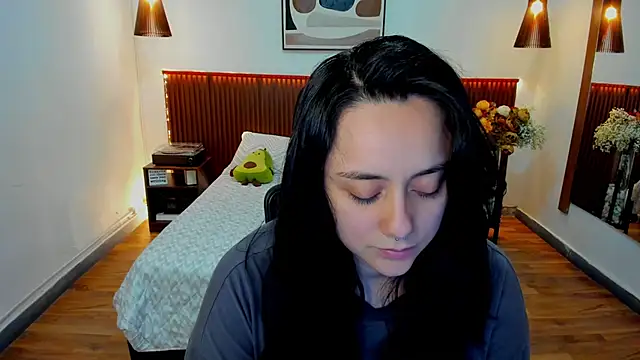 KatherineBond online show from March 18, 7:48 pm