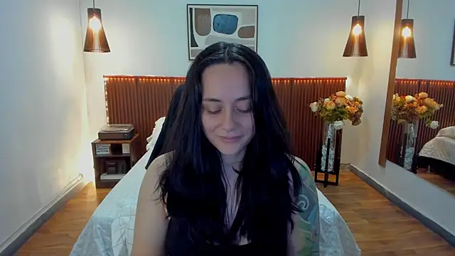 Snapshot of KatherineBond chatting on June 3, 6:12 pm KatherineBond online show from June 3, 6:12 pm