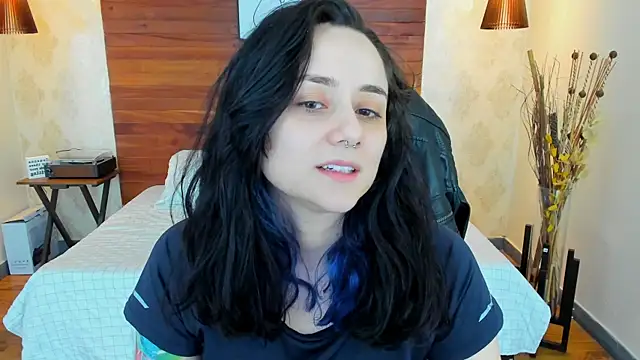 Snapshot of KatherineBond chatting on February 25, 9:15 pm KatherineBond online show from February 25, 9:15 pm