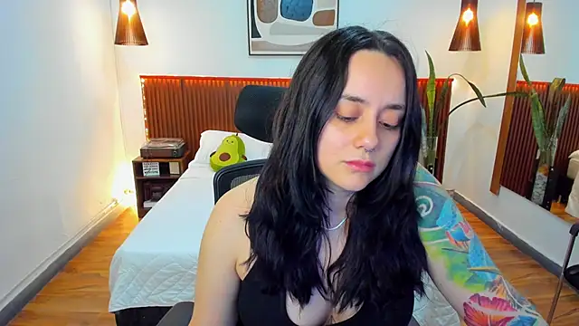 KatherineBond online show from March 3, 6:37 pm