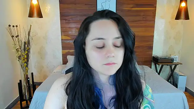 Snapshot of KatherineBond chatting on March 13, 8:22 pm KatherineBond online show from March 13, 8:22 pm