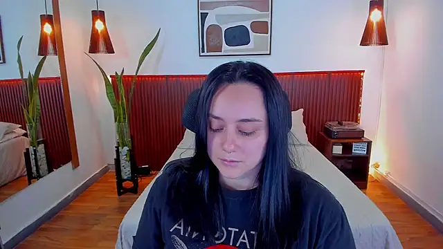 Snapshot of KatherineBond chatting on September 10, 7:46 pm KatherineBond online show from September 10, 7:46 pm