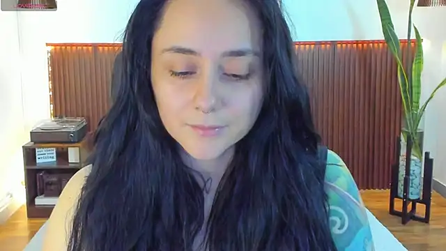 KatherineBond online show from November 4, 7:28 pm