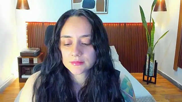 KatherineBond online show from November 3, 8:01 pm