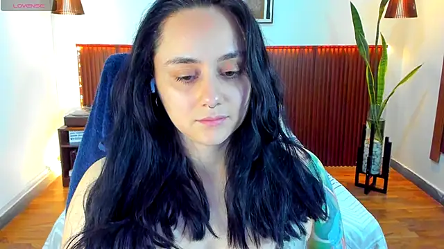 KatherineBond online show from November 5, 7:50 pm