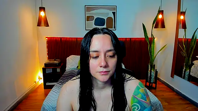 KatherineBond online show from November 19, 6:30 pm