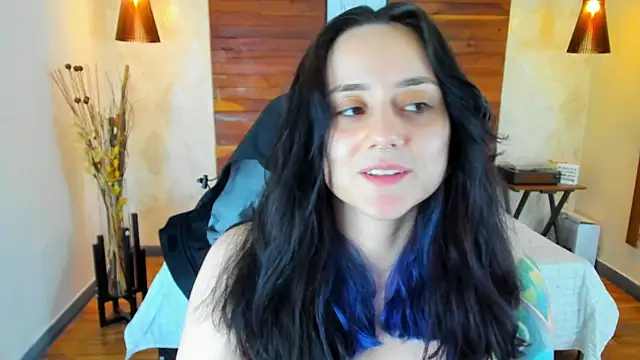 Snapshot of KatherineBond chatting on March 6, 11:53 pm KatherineBond online show from March 6, 11:53 pm