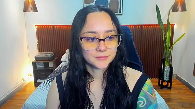 KatherineBond online show from December 4, 7:24 pm