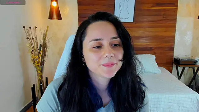 Snapshot of KatherineBond chatting on February 21, 12:27 am KatherineBond online show from February 21, 12:27 am