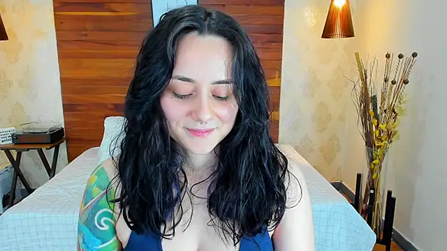 Snapshot of KatherineBond chatting on February 23, 8:44 pm KatherineBond online show from February 23, 8:44 pm