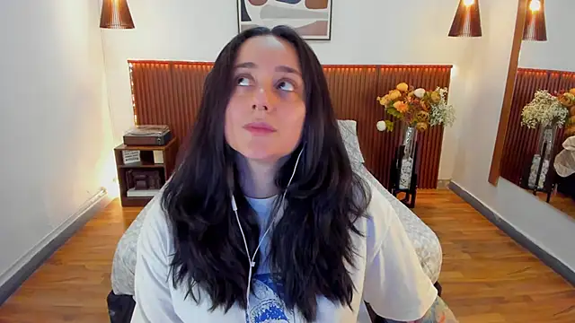 Snapshot of KatherineBond chatting on May 14, 7:22 pm KatherineBond online show from May 14, 7:22 pm