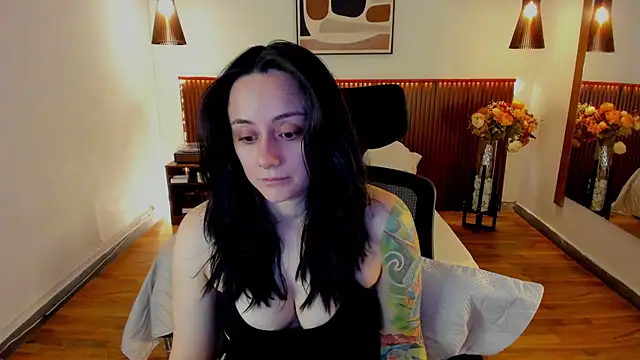 KatherineBond online show from August 4, 5:39 pm