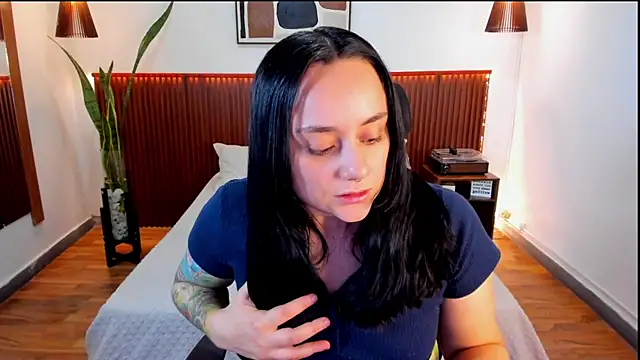 Snapshot of KatherineBond chatting on September 17, 8:00 pm KatherineBond online show from September 17, 8:00 pm