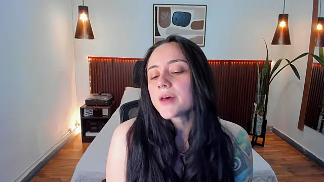 KatherineBond online show from February 4, 8:26 pm